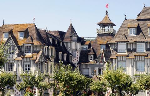 Escape to Normandy's Côte Fleurie Private Tour from Bayeux