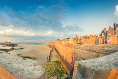 Saint-Malo Shore Excursion: Dinard & Cancale Private Tour