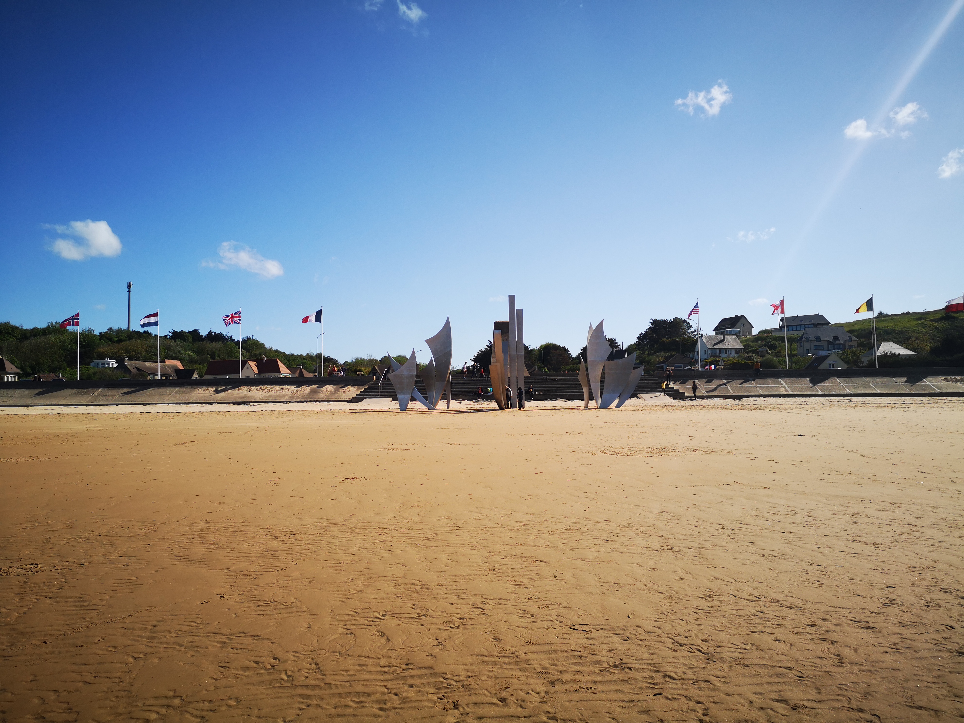 D-Day Half-day Tour from Bayeux: Pointe du Hoc, Omaha Beach & American Cemetery | Small Group (2~19 Pax)