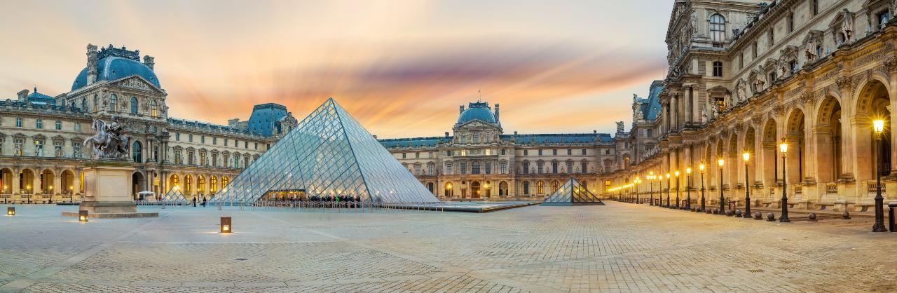 Luxury Louvre Access: Private Tour with Hotel Pick Up & Drop Off