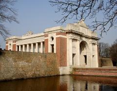 Ypres & Beyond: Private WW1 Remembrance Tour from Lille