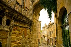 Sarlat la Canéda Private Sightseeing Transfer to Bordeaux 