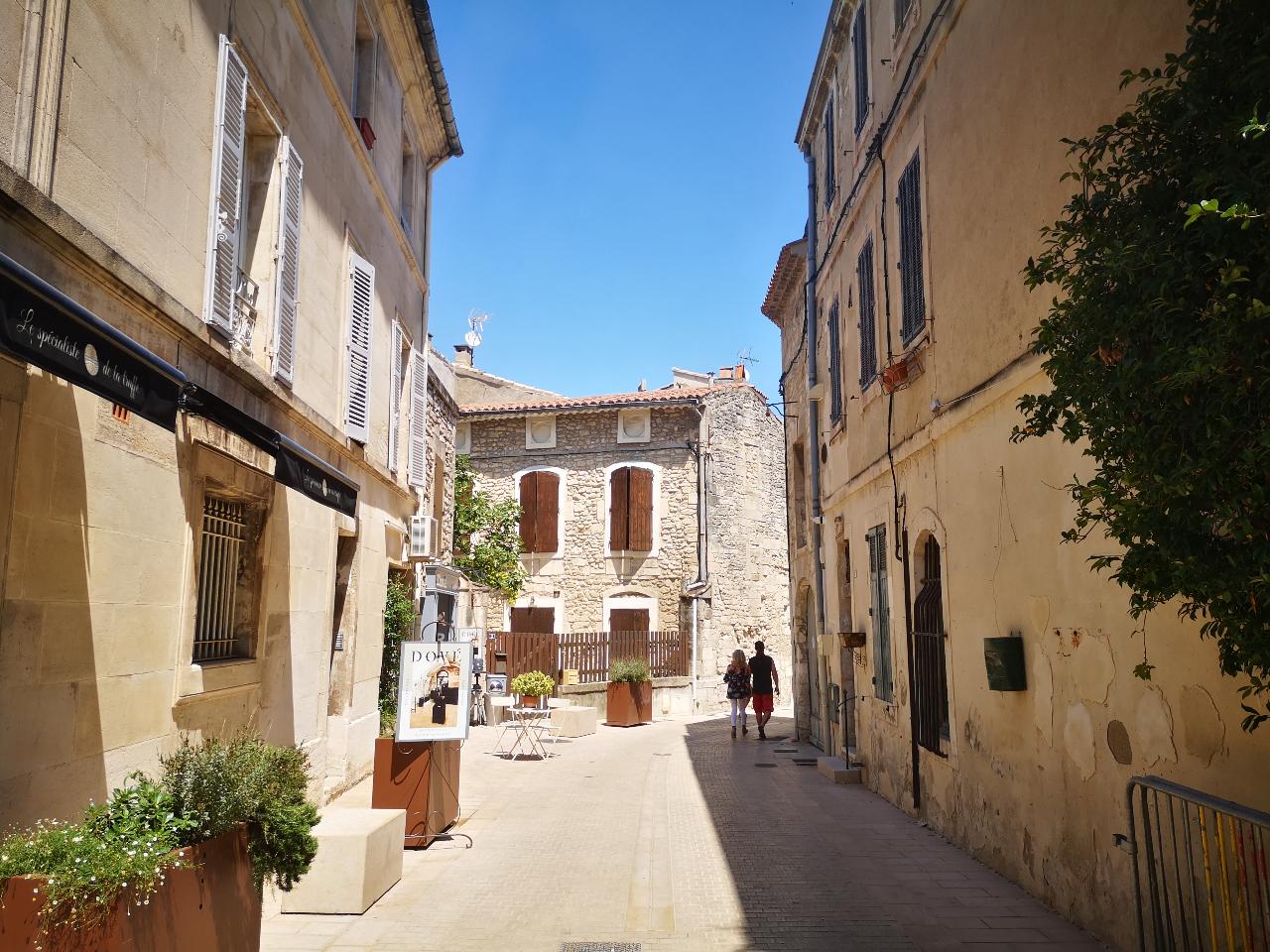 Avignon Private Transfer to Saint-Rémy-de-Provence