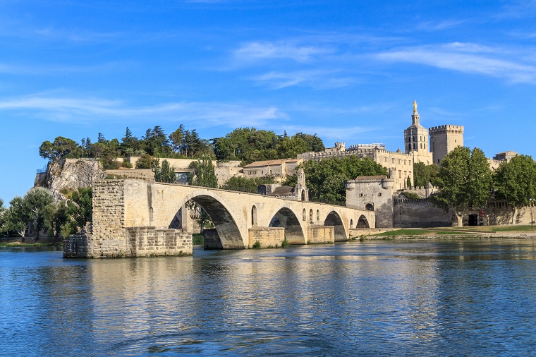 Avignon Private Transfer from Hotel to city train station