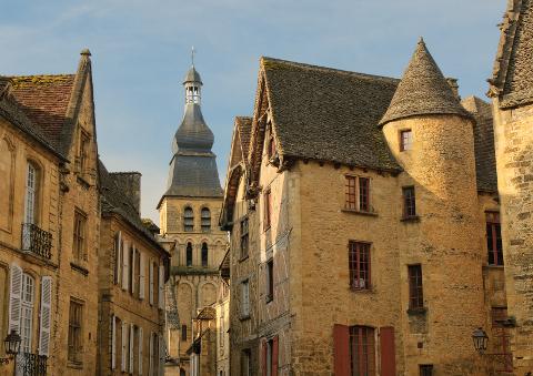 From Brive Airport to Sarlat la Canéda Private Transfer