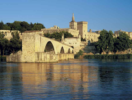Explore Rhône Valley Wines: Private Tour from Avignon to Châteauneuf-du-Pape