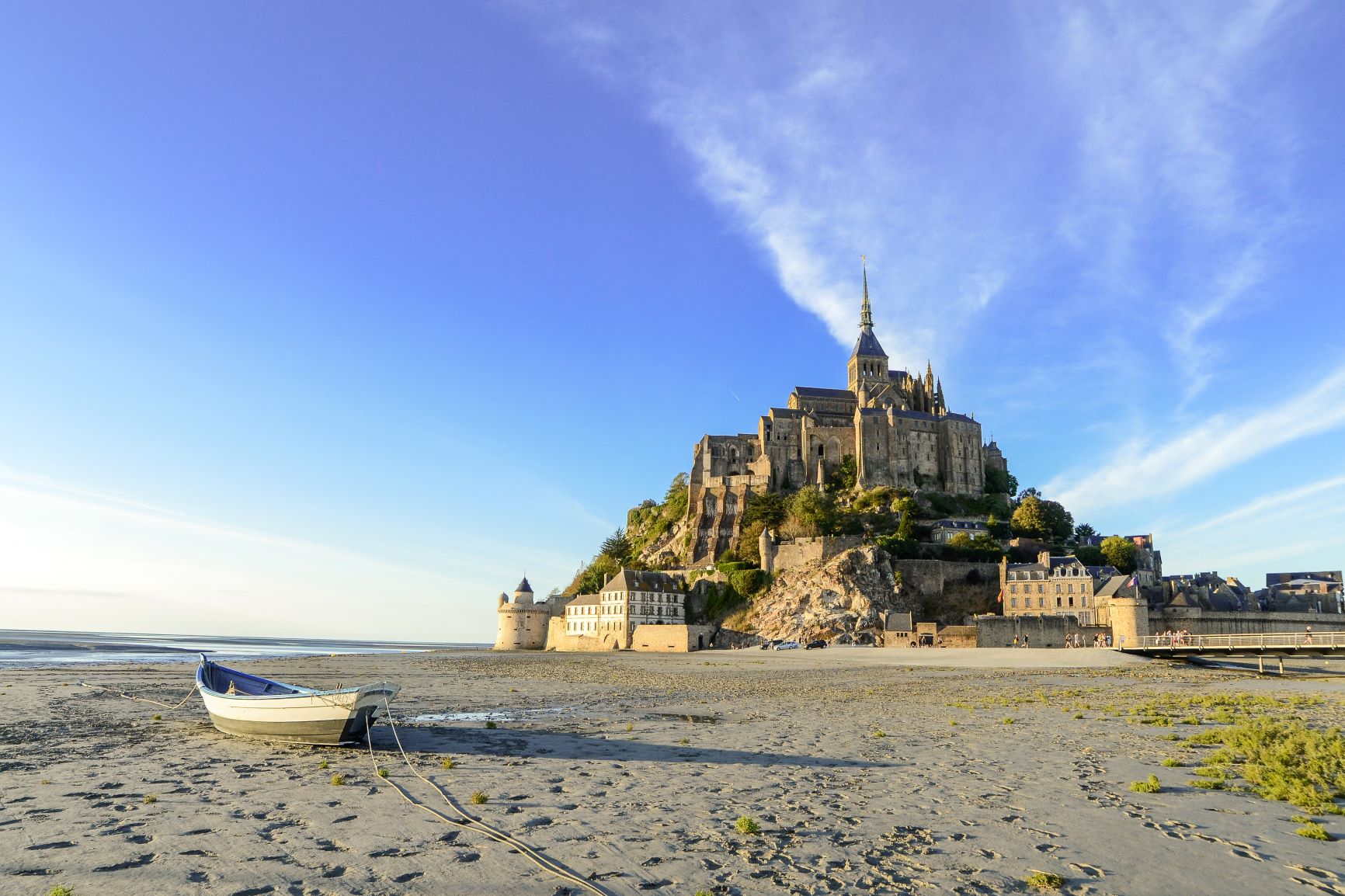 Mont Saint Michel & Abbey Discovery Guided Day Tour from Bayeux | Tickets for the Abbey | Small Group (2~8 Pax)