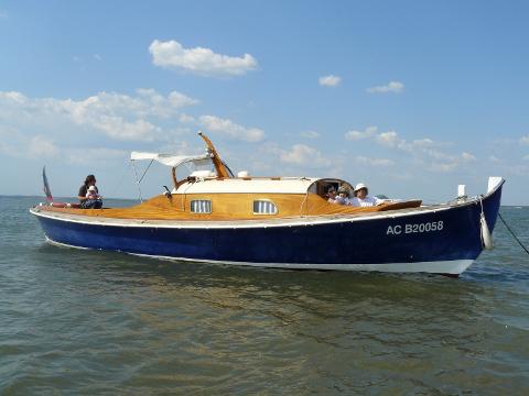 Sail the Bay in Style : 4-Hour Private Arcachon Bay Pinasse Tour