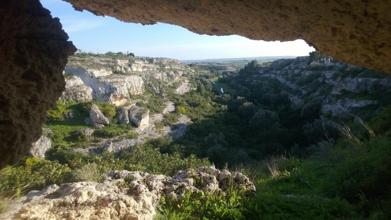 Nei meandri della Puglia: viaggio lungo la Gravina di Riggio