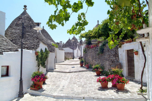 PRIMAVERA IN PUGLIA Alberobello SpringTour