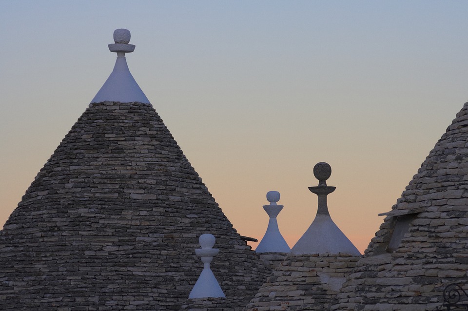 L'INCANTO A SERA: Alberobello tra storia ed esoterismo
