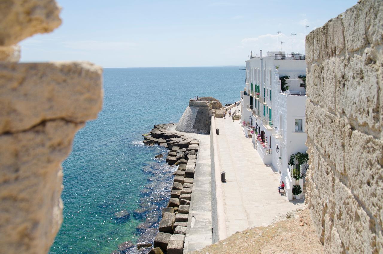 MONOPOLI: il borgo, i chiassi e le masserie di PUGLIA