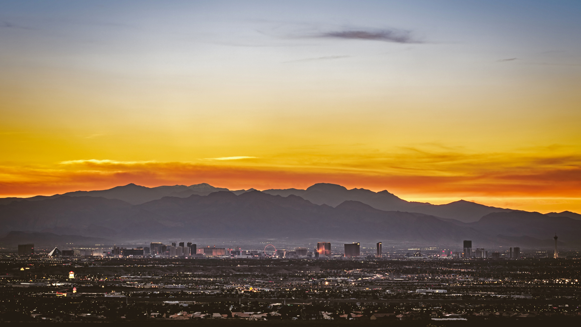 King of Canyons Sunset Landing Tour with Las Vegas Strip