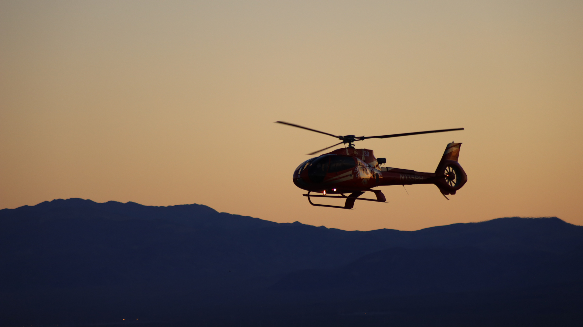 King of Canyons Sunset Landing Tour with Las Vegas Strip