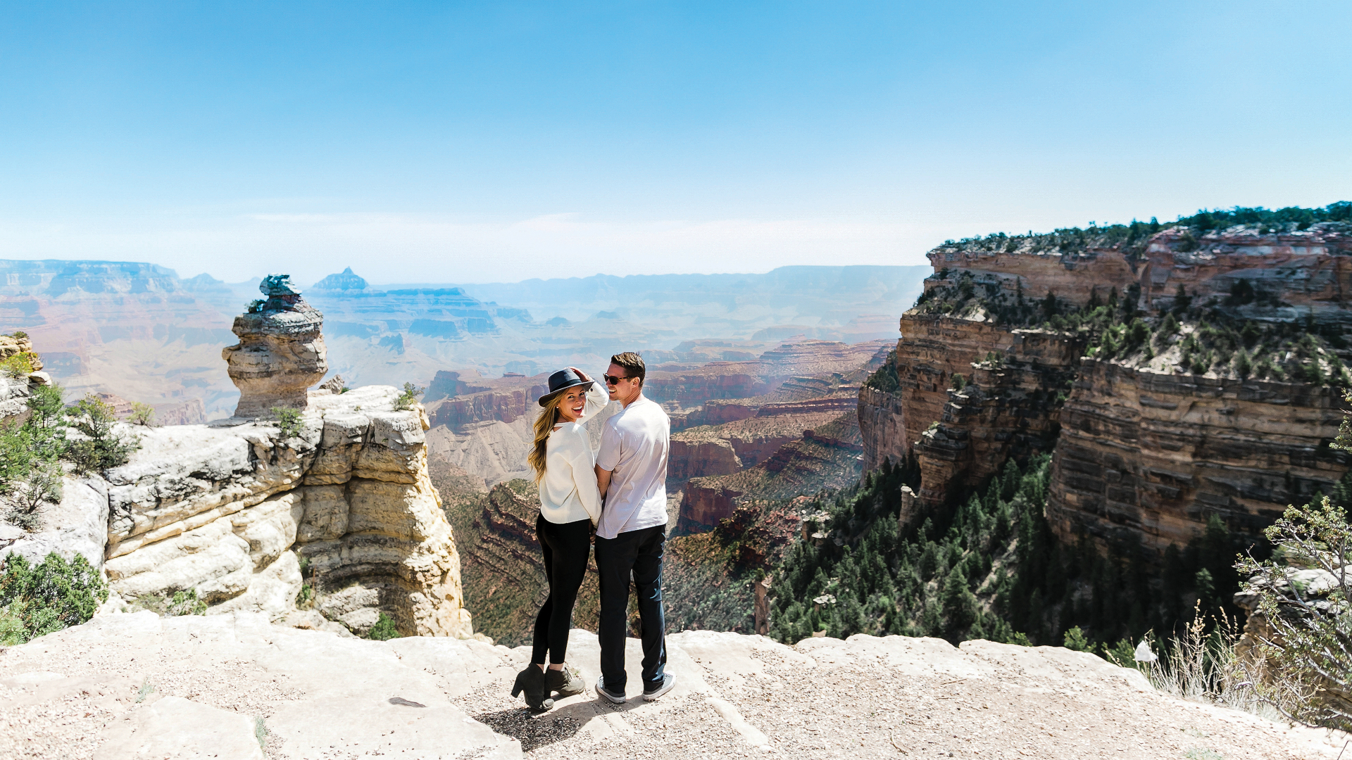 Majestic Grand Canyon National Park Flight with Hummer Tour