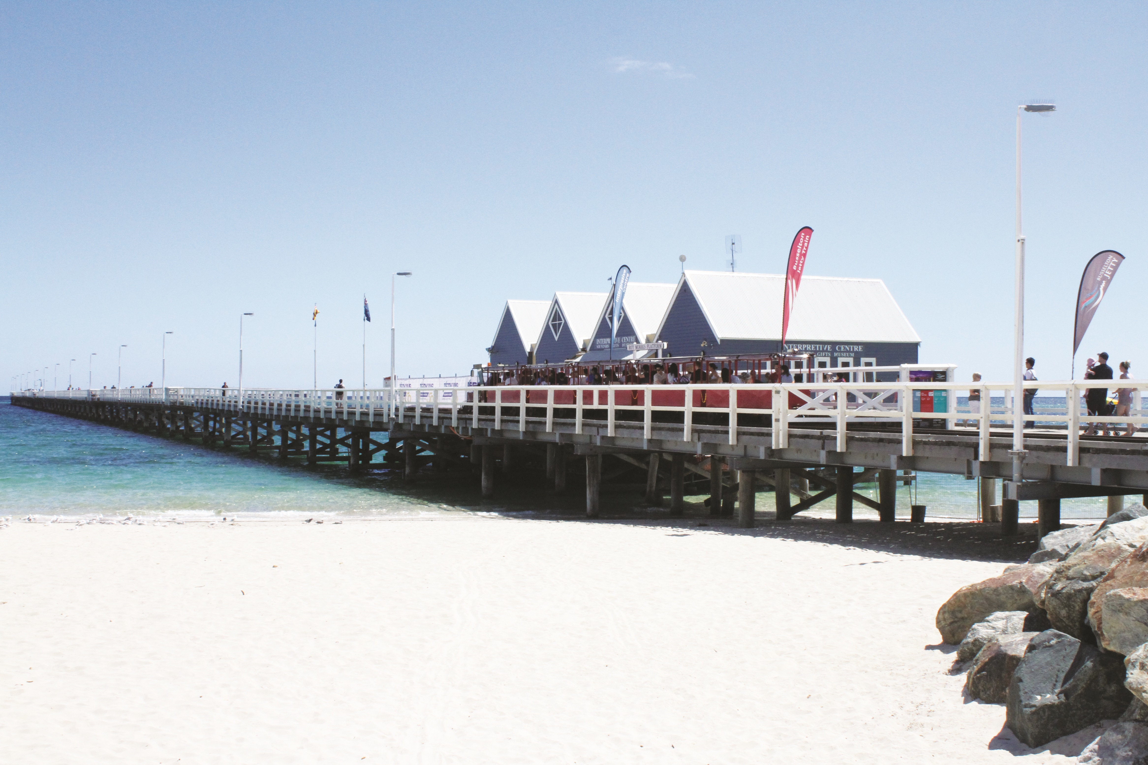 1-Day Tour from Perth: Margaret River + Busselton Jetty + Cape Leeuwin Lighthouse