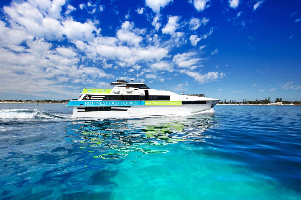 ROTTNEST - ROTTNEST FAST FERRIES - Day Return Ferry from Hillarys - 10:00-16:30