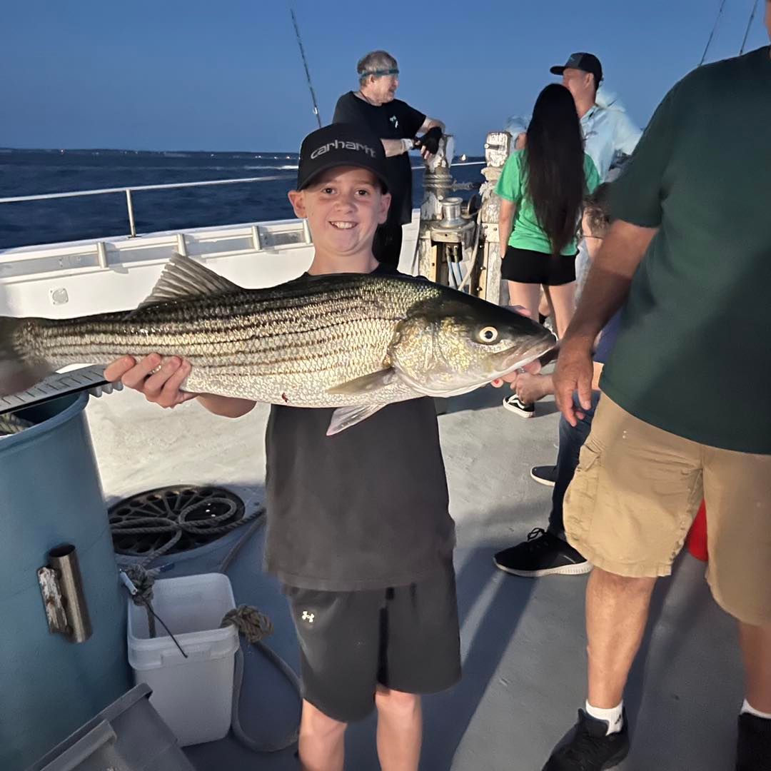 PORT JEFFERSON FOLLOW THE TIDE JIGGING SPECIAL FOR STRIPE BASS TUESDAY