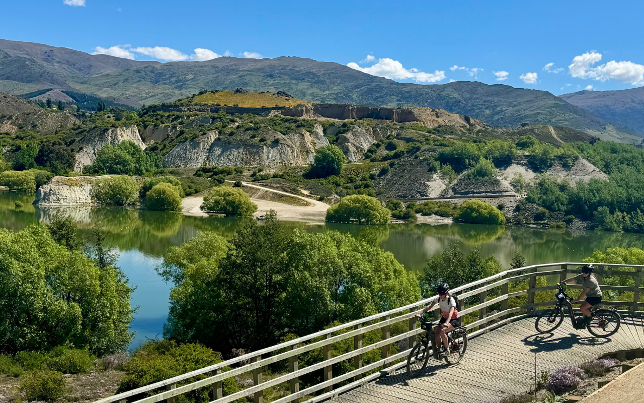 Kiwi Journeys: Lake Dunstan & Bannockburn Inlet Sojourn with Lunch — Bannockburn - Photo 6
