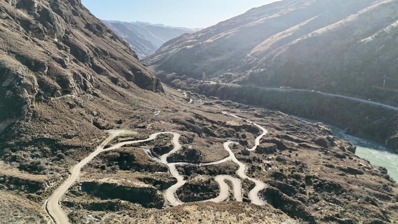 NEW! Kawarau Gorge Trail Blazer from Gibbston with eBike & shuttle - Gibbston to Cromwell
