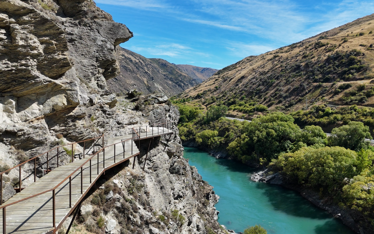 Kiwi Journeys New Zealand: Kawarau Gorge Trail Blazer with Bannockburn Lunch from Cromwell with eBike & shuttle - Gibbston to Cromwell — Bannockburn - Photo 3