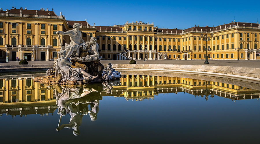 Schönbrunn: the Public Grandeur and Private Realities of Emperors--2.5 hour guided walk with a historian