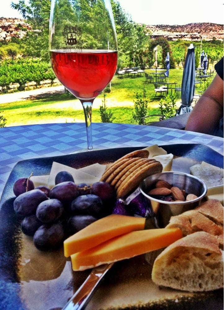 ALCANTARA ESTATE VINEYARD AND WINE TASTING TOUR FROM PHOENIX - ELITE TOUR