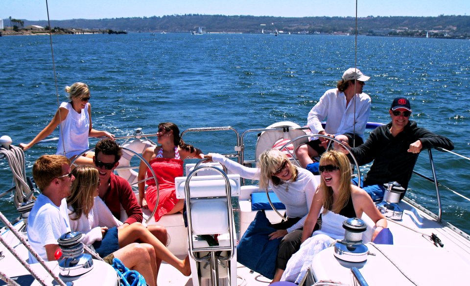 SAN DIEGO HALF-DAY PRIVATE YACHT TOUR - LIMO TOUR