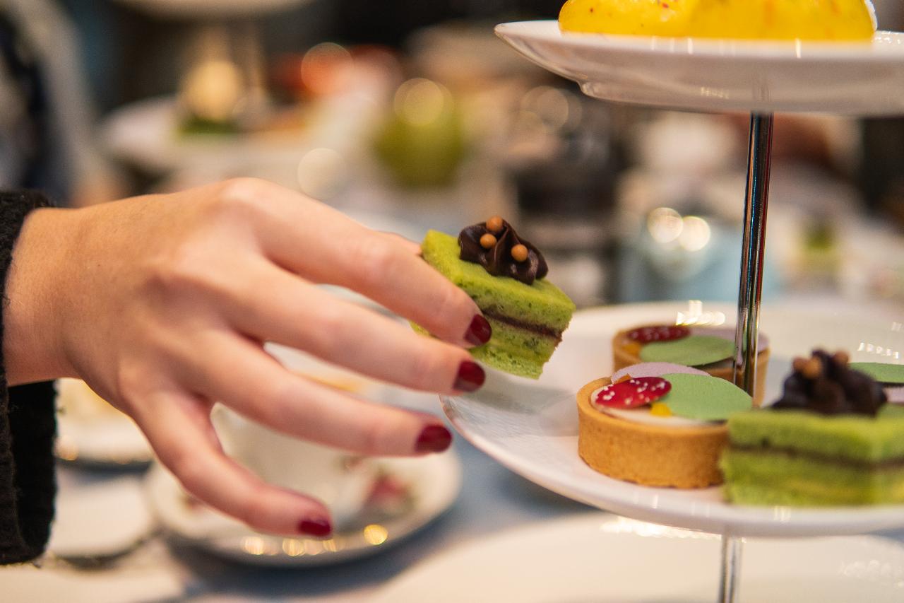 Rita Angus: High Tea