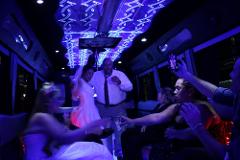 2 HR LIMO TOUR WITH CHAMPAGNE & GOODIES (UP TO 8 PP)