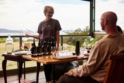 Huon Valley –  Food, Cider, and Gin Tour including Lunch Tasmania Australia