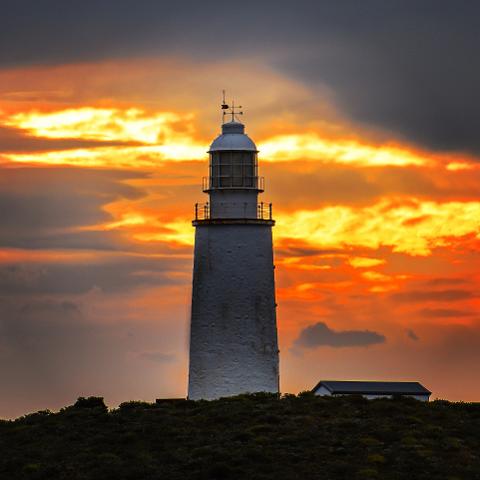 Cape Bruny Lighthouse Sunset Tour – Bruny Island Tasmania Australia