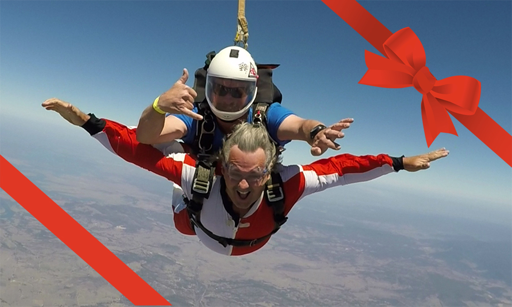 Tandem Skydive - 14'000 feet - groups of 10+ - Gift Card