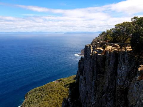 Cape Raoul Hiking Tour – Tasman National Park Tasmania Australia
