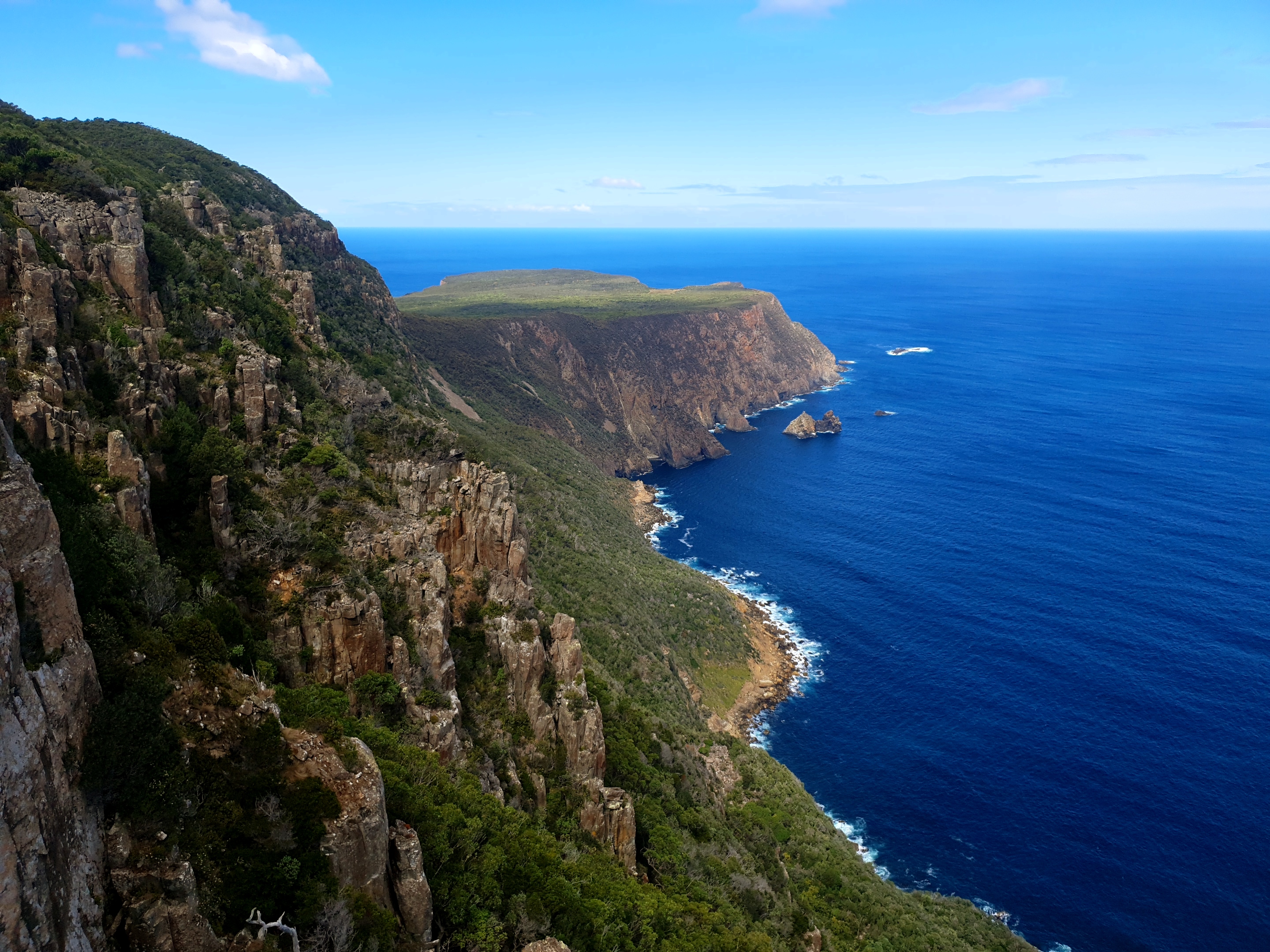 Tasman National Park: Guided Day Walks & Highlights