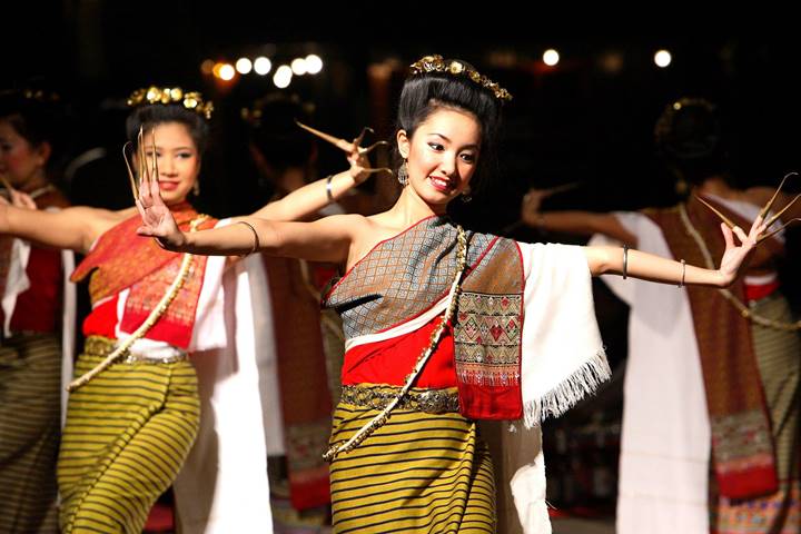 Thai Khantoke Dinner & Cultural Dance Show with Transfers - pick up from four season and mae rim