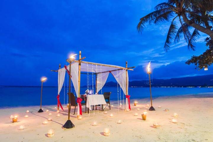 Romantic Dinner for 2 On the Beach - 7 Course - Regent Hotel Chaweng beach – 08.30pm