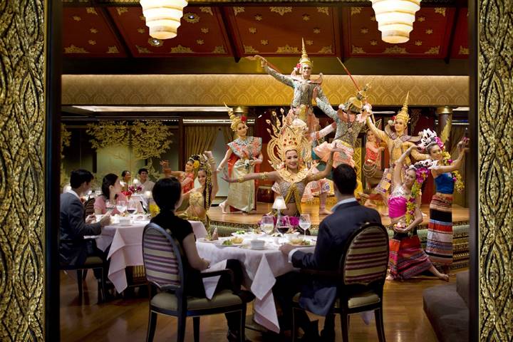 Sala Rim Naam Dinner and Show at Mandarin Oriental in Bangkok - 4 Course Dinner