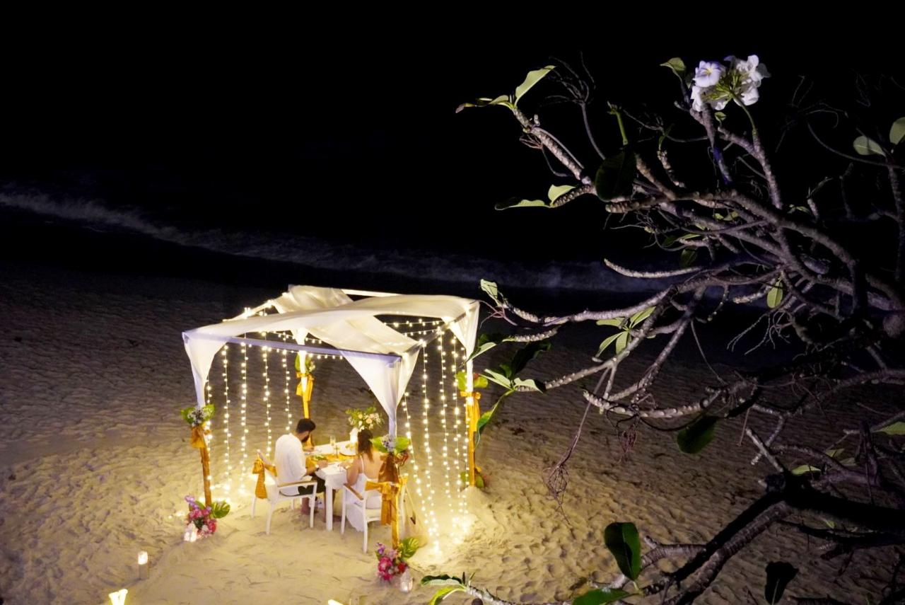 Exclusive Gazebo Dining with Steak Food Set Dinner under the Stars on Chaweng Beach