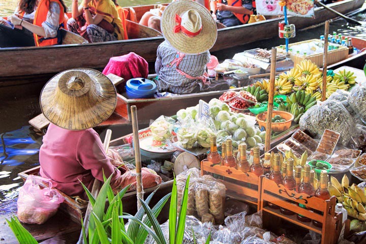 Floating Market & River Kwai with Speedboat, train ride and Lunch