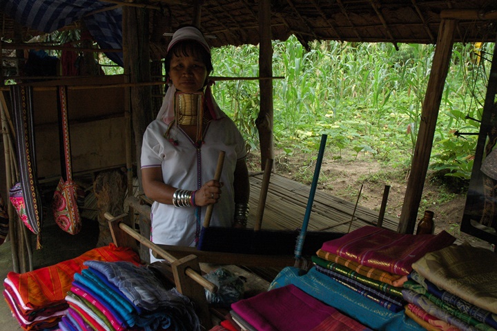 Padong Long Necked & Mountain Hill Tribe Tour - 14.00pm