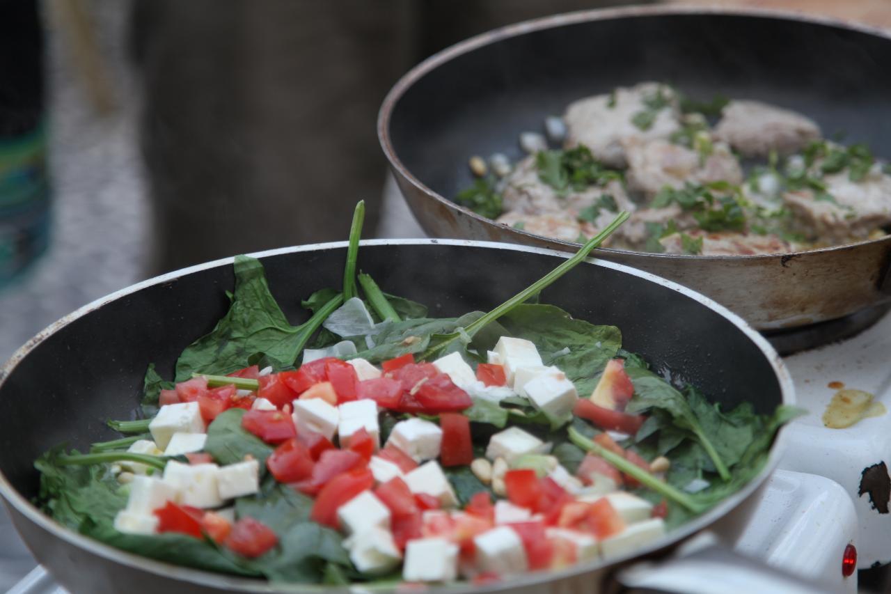 CRETAN  FOOD AND WINE LOVERS