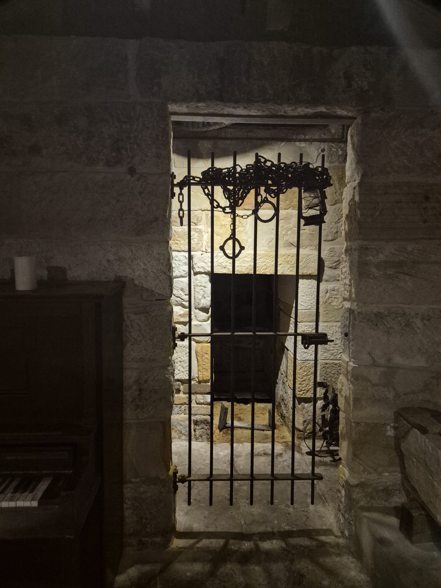 SYDNEY :  Haunted Sydney Pub Tour & Cellar Visit