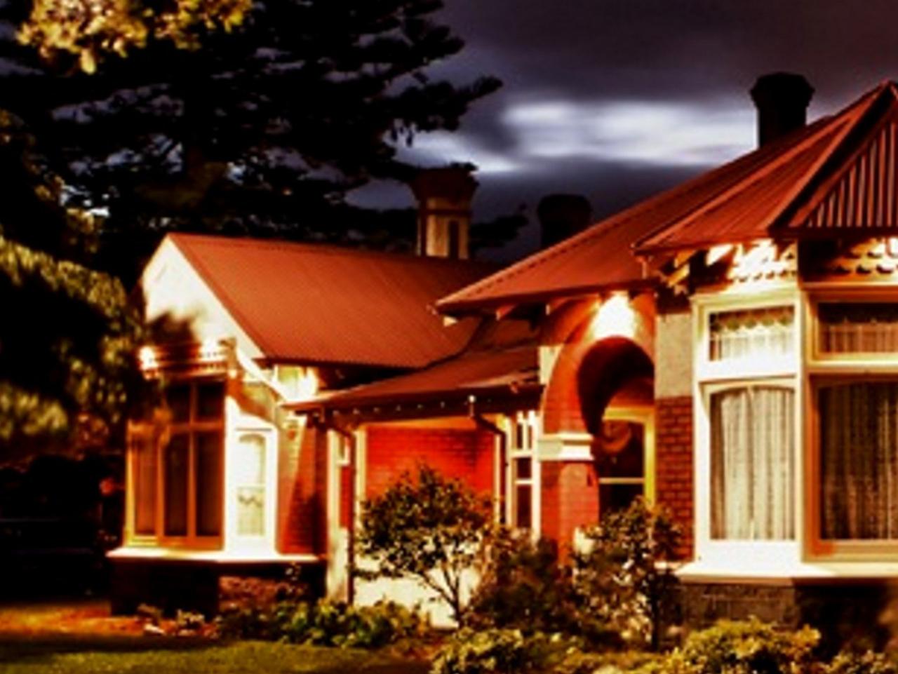 MELBOURNE: Altona Homestead Ghost Tour 