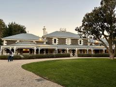 PRIVATE GHOST TOUR BACCHUS MARSH: Eynesbury Homestead Dinner and Ghost Tour 
