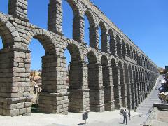 Segovia with a small group with a glass of wine in your hand last minute