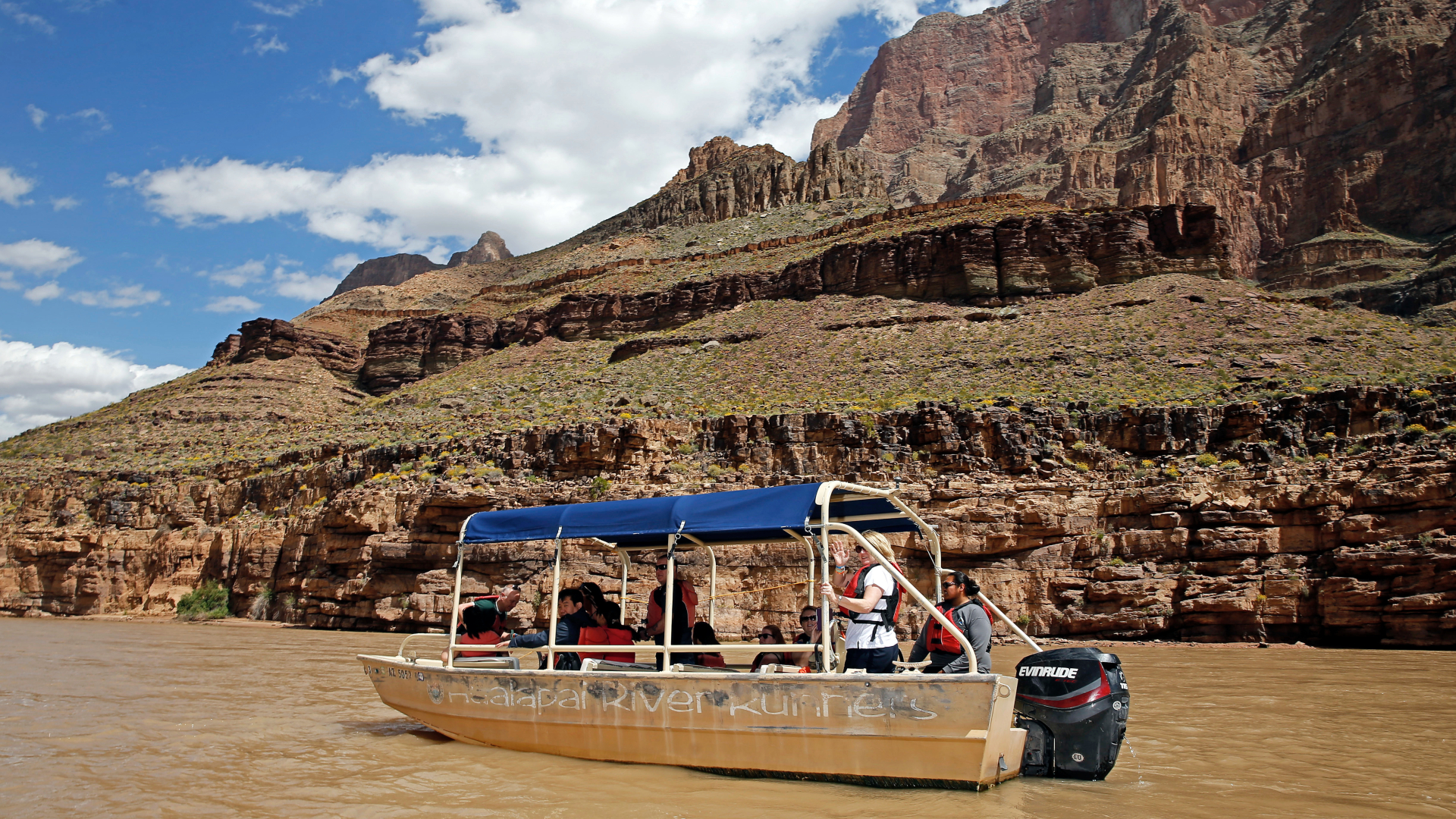 1-Day Helicopter Tour of Grand Voyager Rim to River