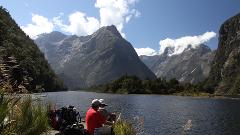 Milford Track 1 Day Guided Walk and Cruise