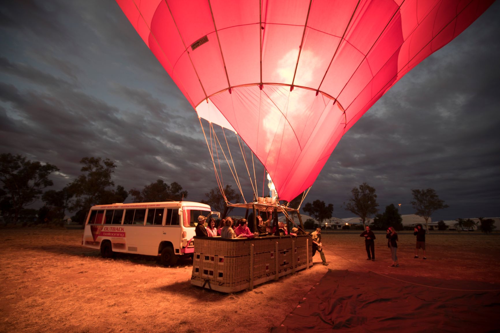 30 Minute Early Morning Balloon Flight - Outback Ballooning Reservations