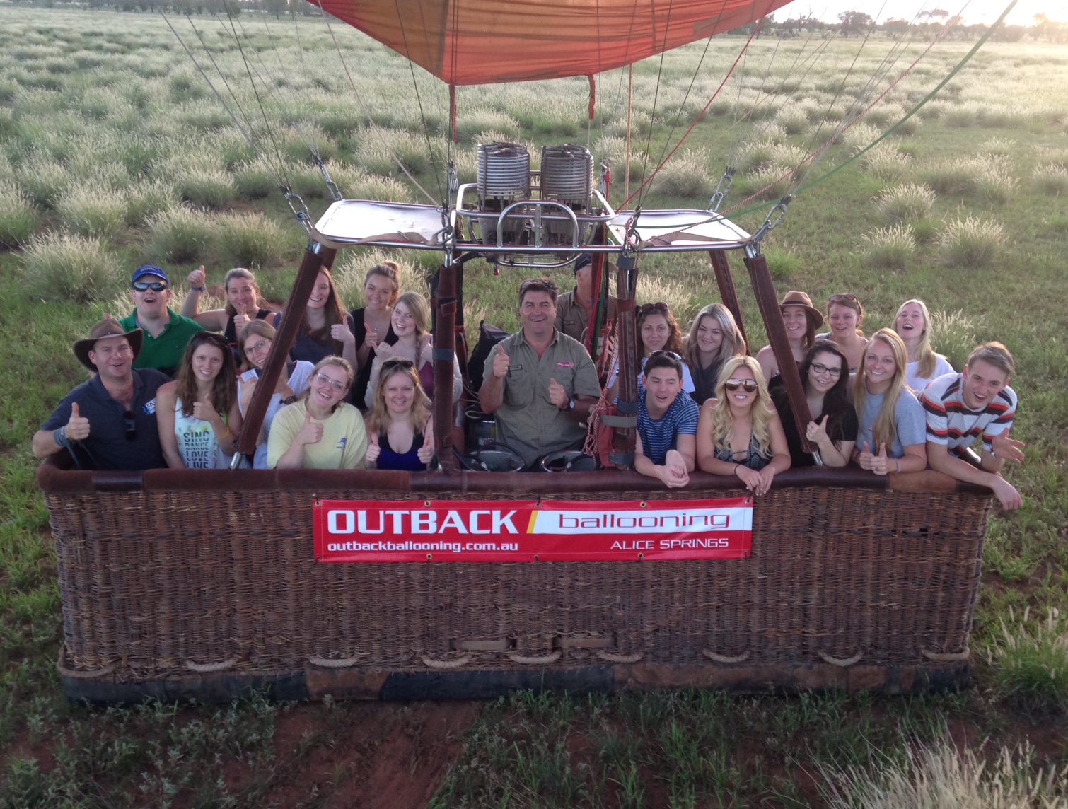 60-Minute Early Morning Hot Air Balloon Flight from Alice Spring